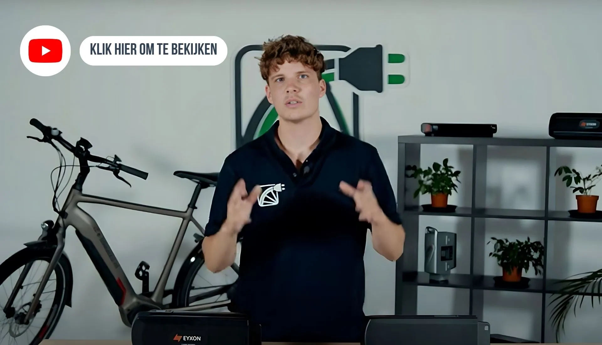 Das Bild verweist auf ein YouTube-Video. In diesem Video geht es um die Unterschiede und die Vor- und Nachteile von Original-Fahrradbatterien und Ersatz-Fahrradbatterien.